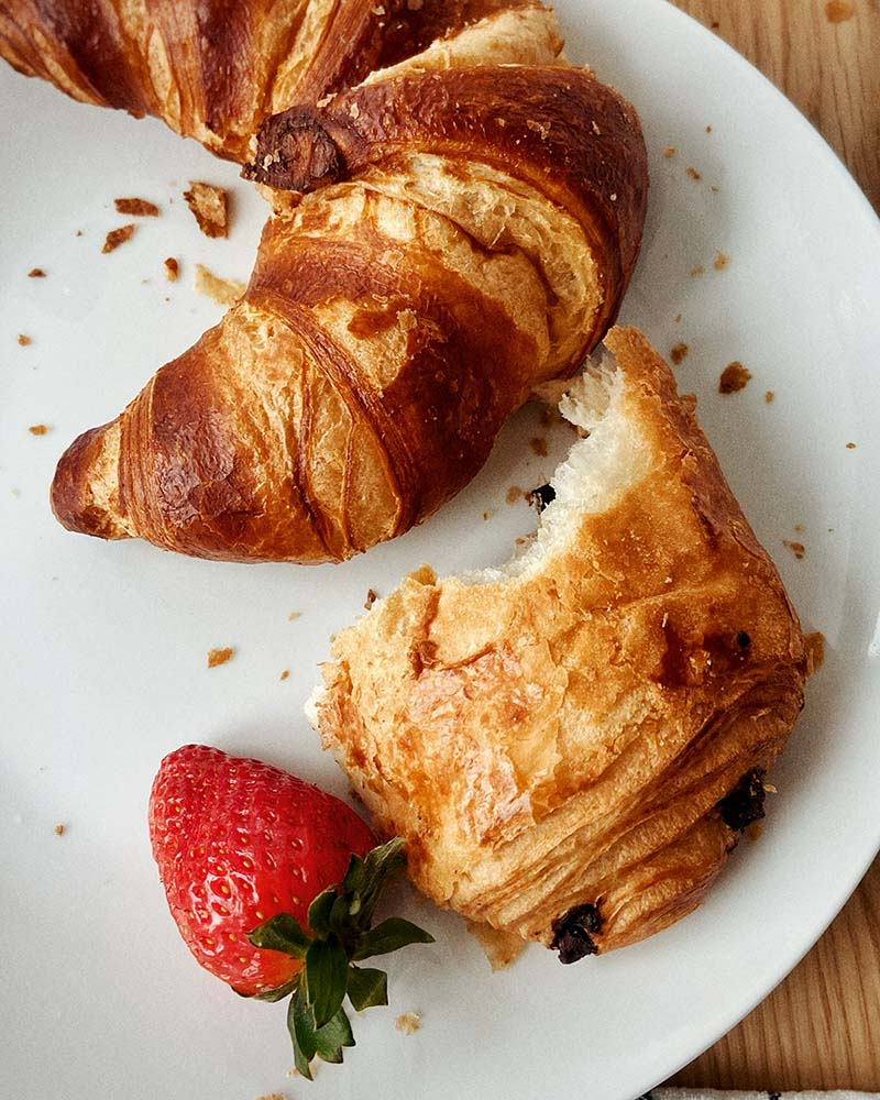 pastries-on-a-plate-QKJSKZC.webp